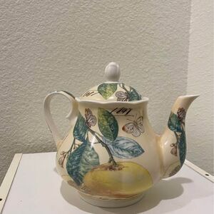 Kent Pottery Ashley Grace Collection Teapot with Lemons and Butterflies